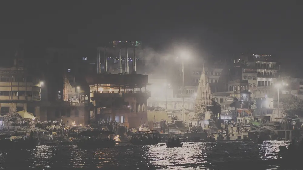 Varanasi v noci